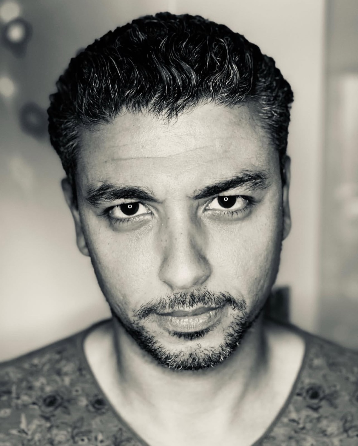 Portrait en noir et blanc de Mehdi Wagdi